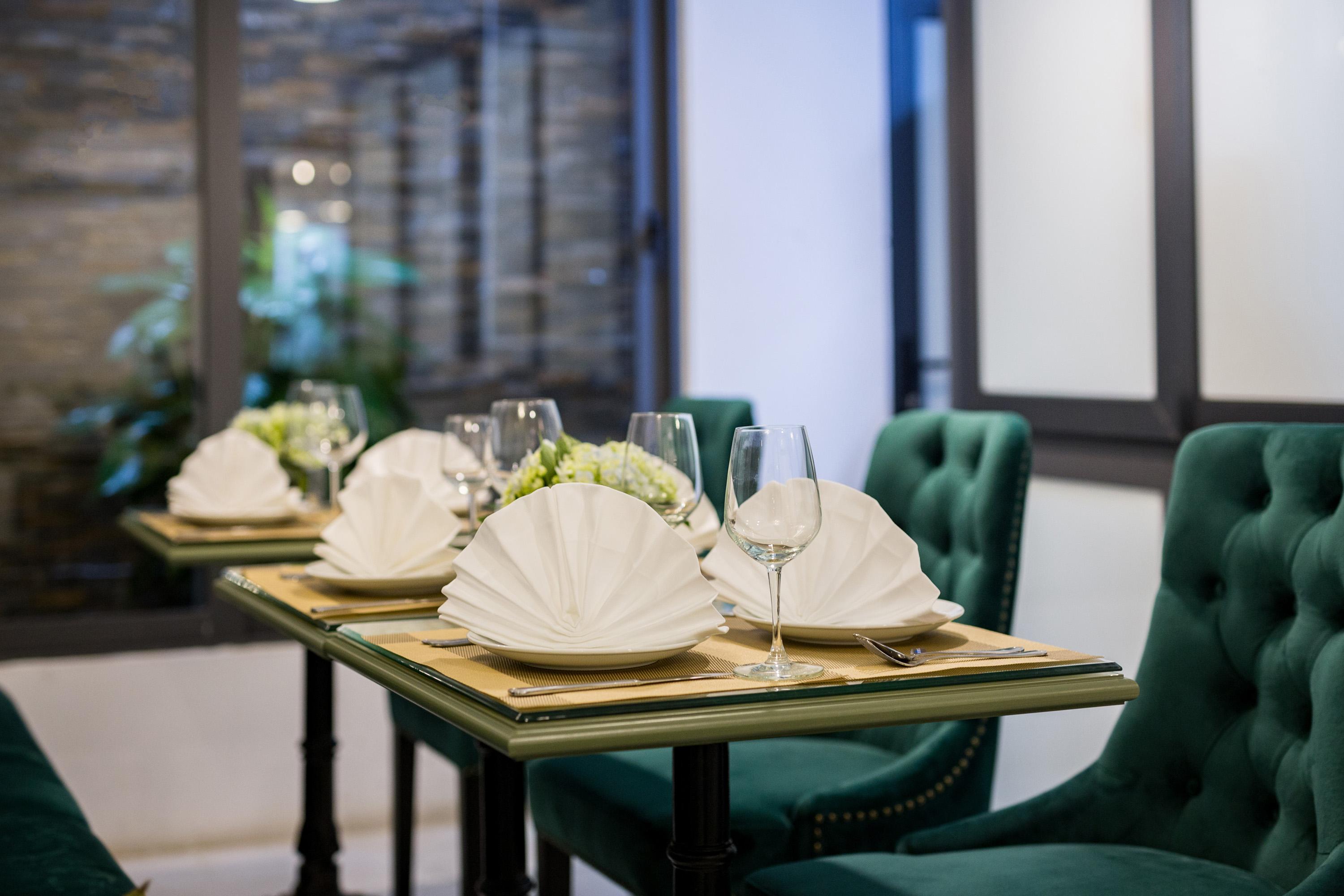 Gatsby Hanoi Hotel & Travel Exterior photo