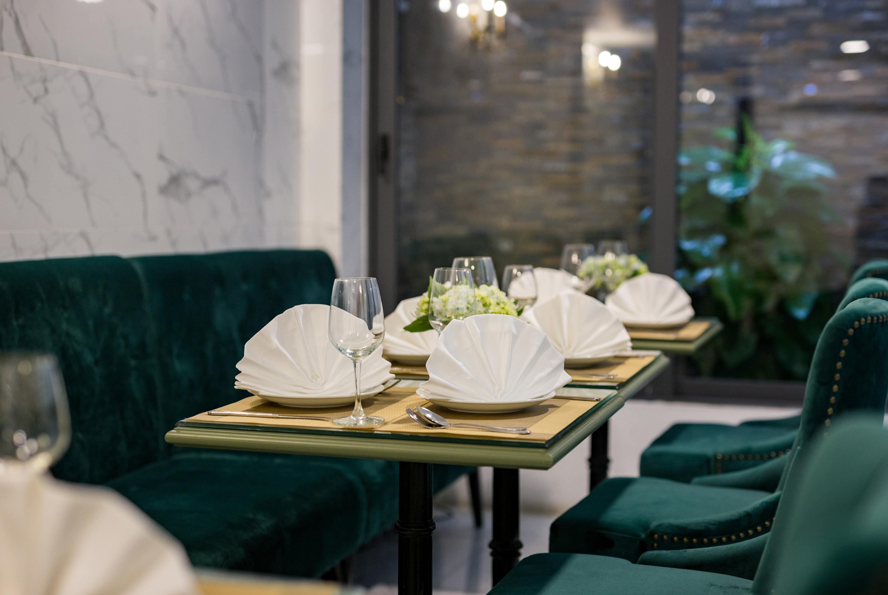 Gatsby Hanoi Hotel & Travel Exterior photo