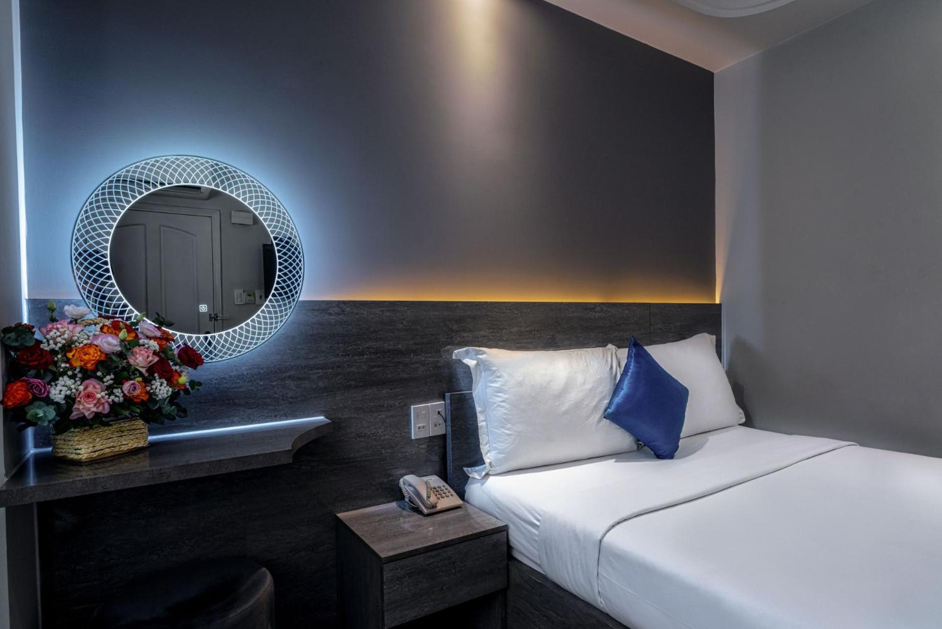 Gatsby Hanoi Hotel & Travel Exterior photo